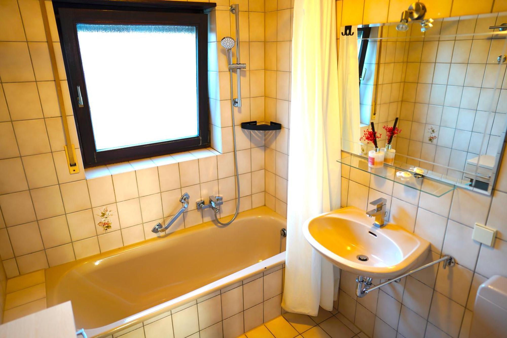 Grosse Ferienwohnung, Apartment In Leimen Wehome Komfort Eksteriør bilde